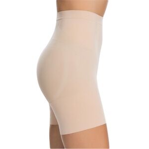 SPANX OnCore Mid Thigh Shaper Short Soft Nude NEW Size M